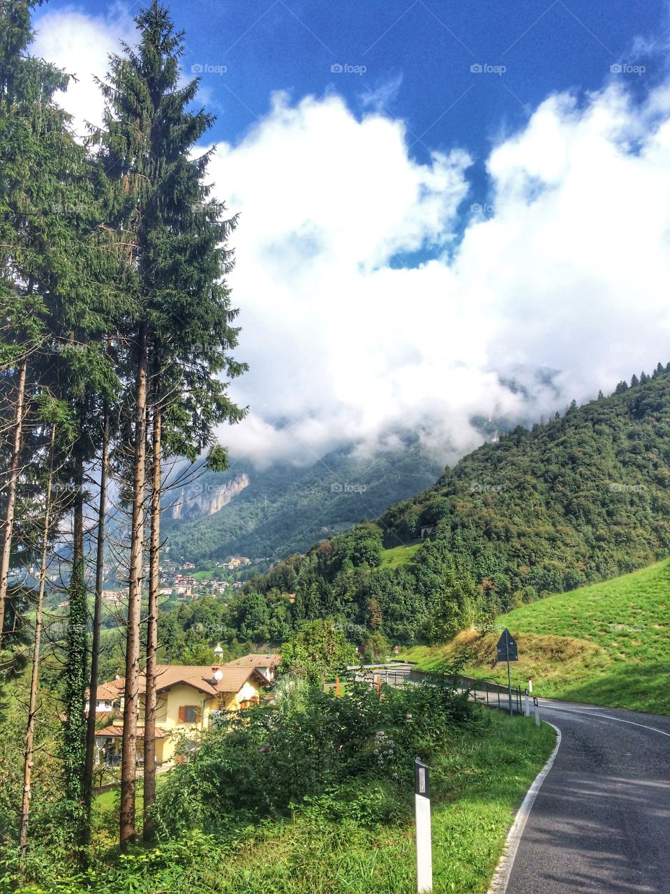 Clouds on the valley 