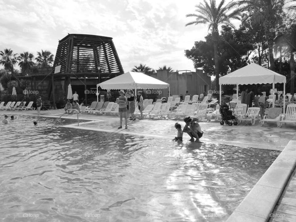 piscina blanco negro