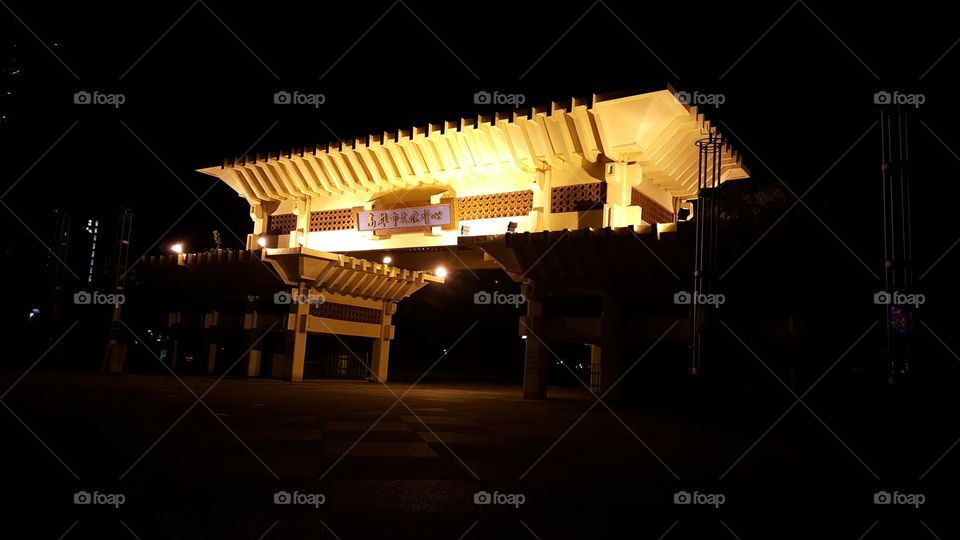 kaohsiung Cultural Center.A large-scale Pertormance and exhibition venue, covering an area ot about Shisanjia (13 hectares), the architectural torm is a Brutalist building with Chinese architectural teatures.