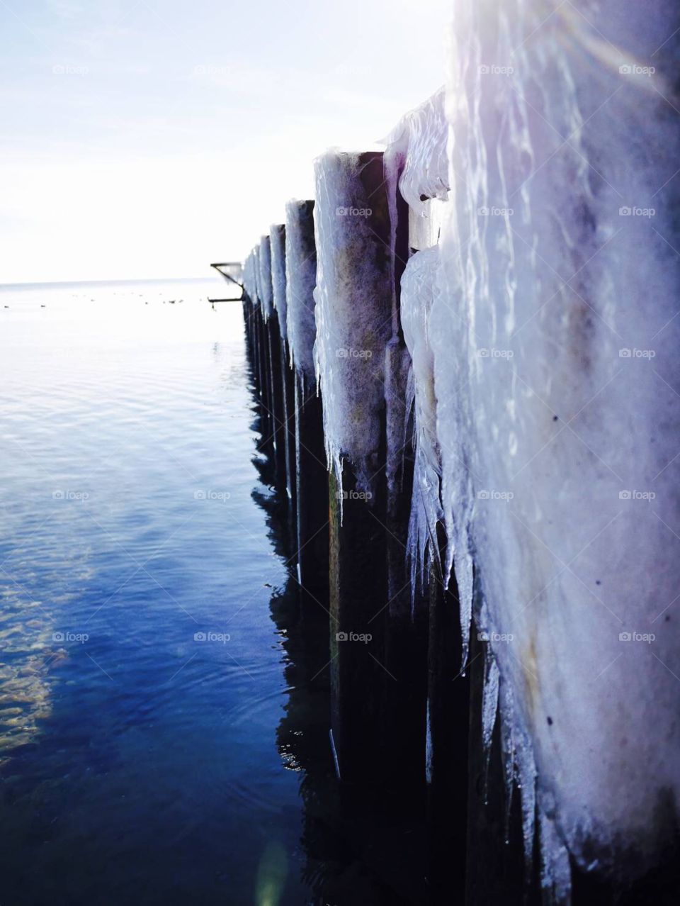 Icy jetty 