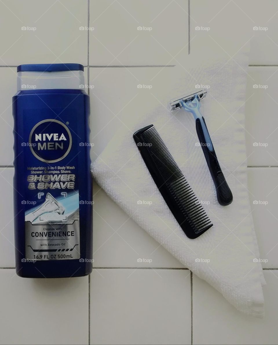 Nivea for Men Shower & Shave with Razor & comb