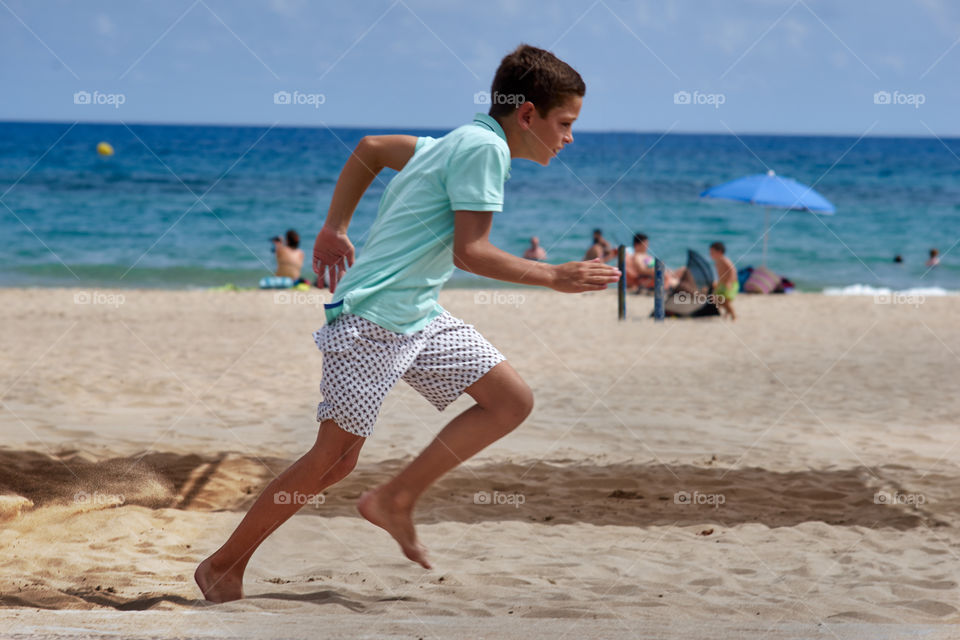 Santi corriendo