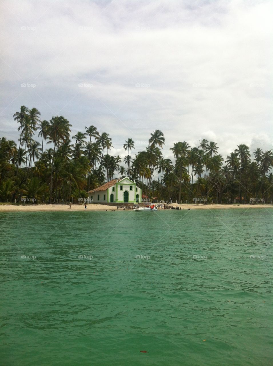 WATERSCAPE , FOAP MISSIOS: An incredible place: the view of the sea to Praia dos Carneiros, on the coast of Brazil, with its green waters. / Um lugar incrível: a vista do mar para a Praia dos Carneiros, no litoral do Brasil, com suas águas verdes. 