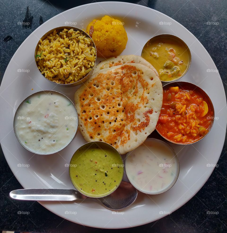 tempting Indian vegetarian meal...😋