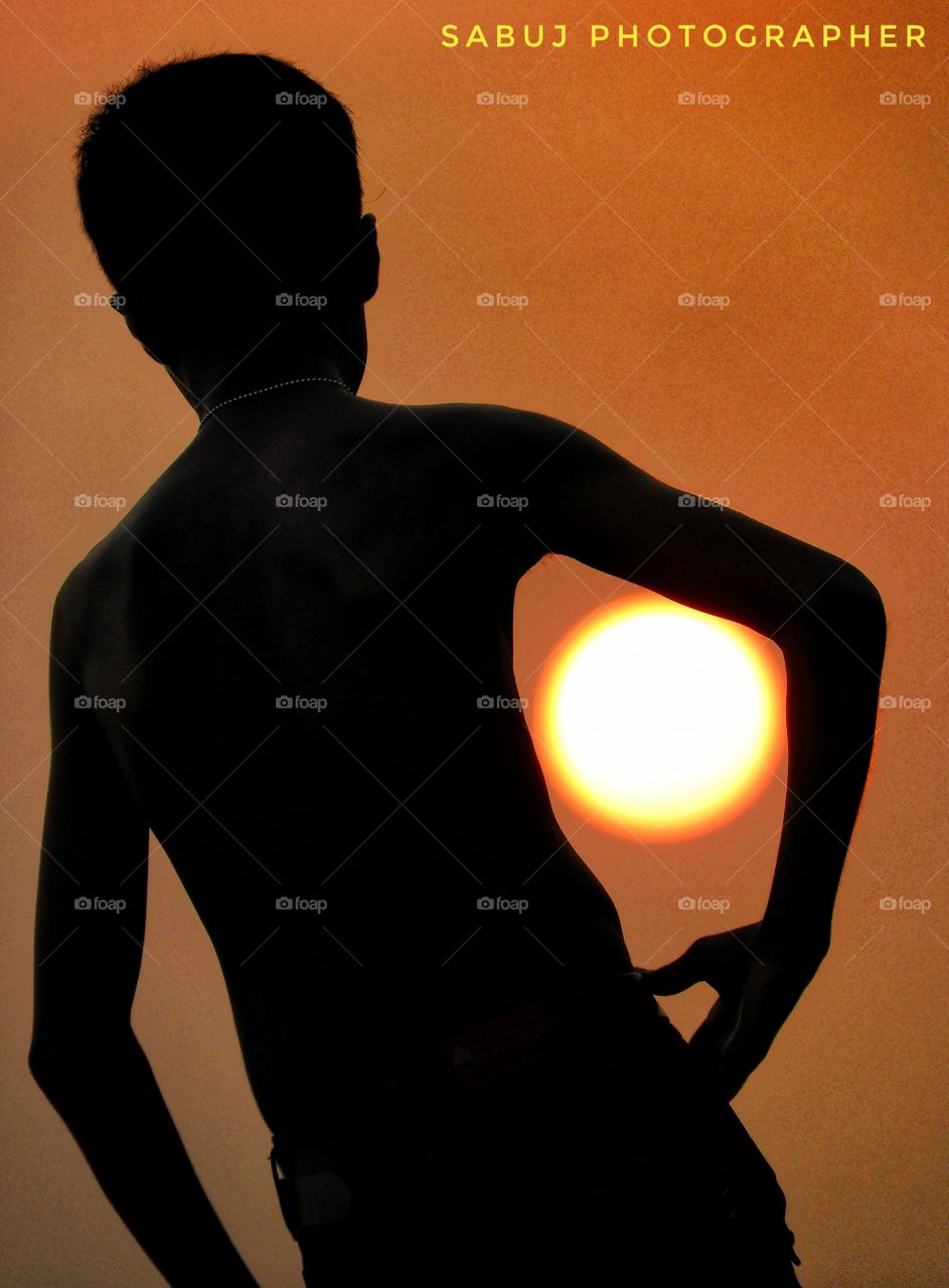 A child take the sun