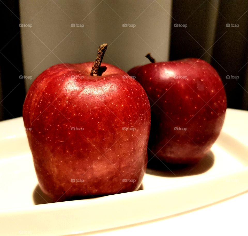 Apples: Red
