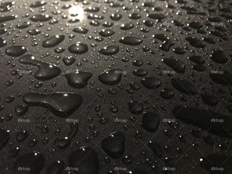Waterdroplets on car