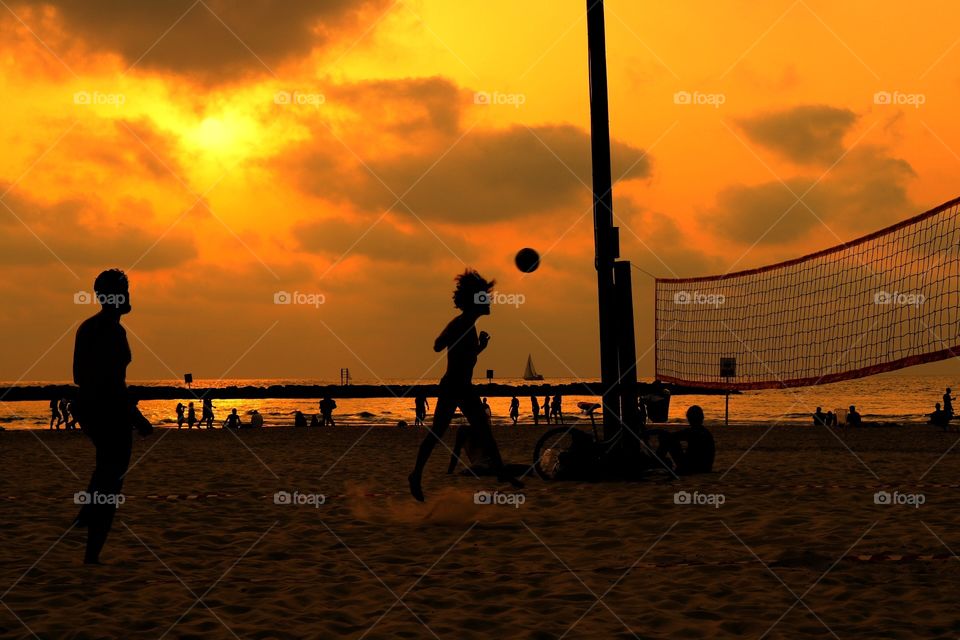 sihllouete in tel aviv