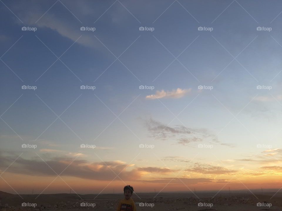 Please, I want you to support me, I need your help, I am poor, I need dollars, please