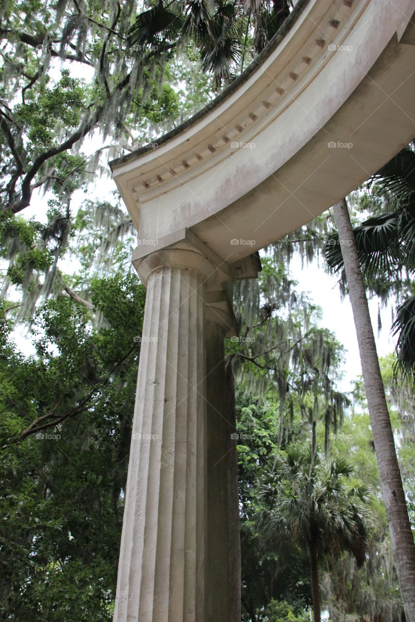 Architecture column