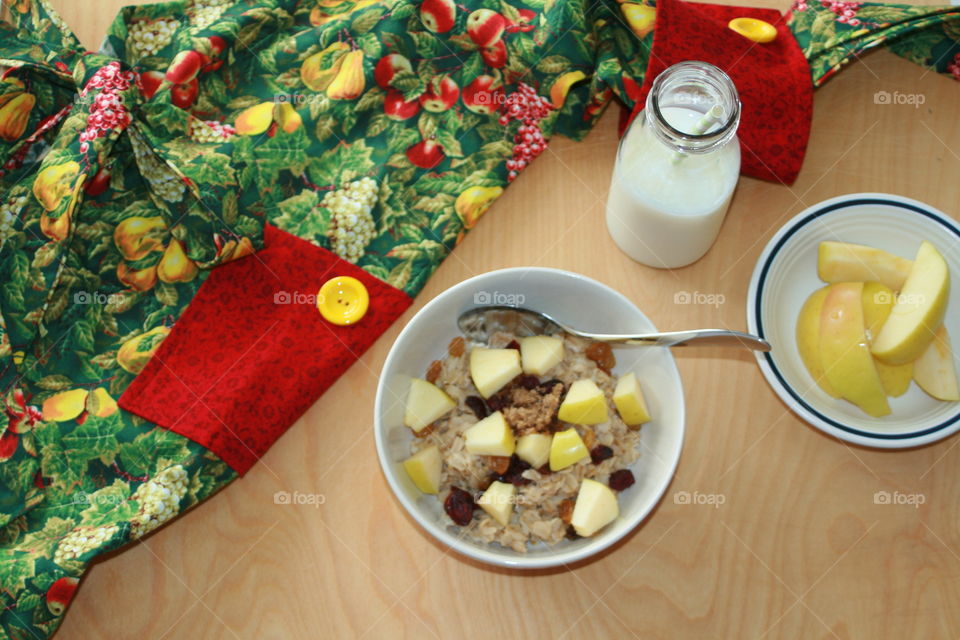 Oatmeal with apples, dried cranberries  and golden raisins 