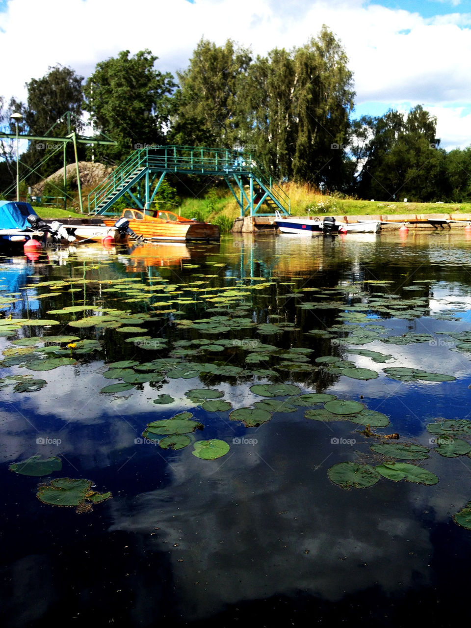 boats sun sjö vatten by joosse_b