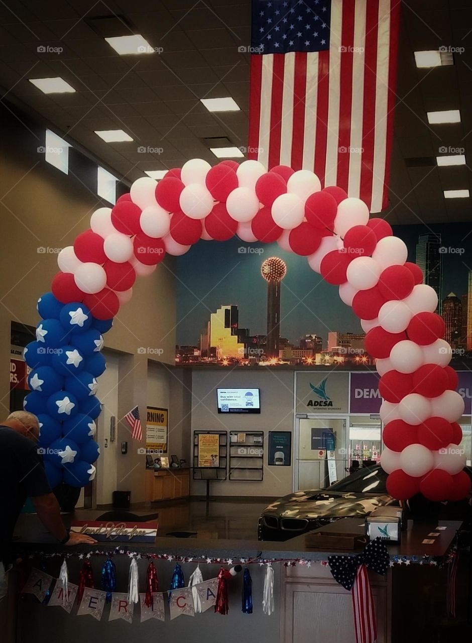 Red, White & Blue Balloon Arch & American Flag