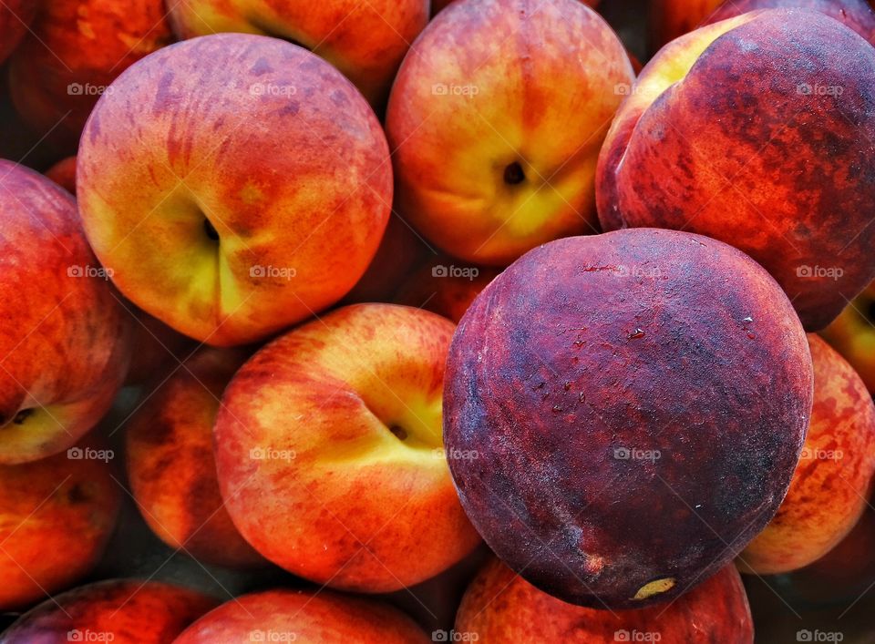 Fresh Peaches. Fresh Organic Peaches At Farmers Market
