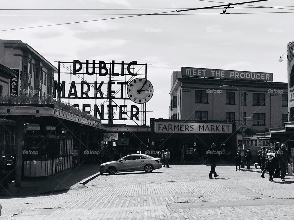 Pike place market, Seattle, Black and white 