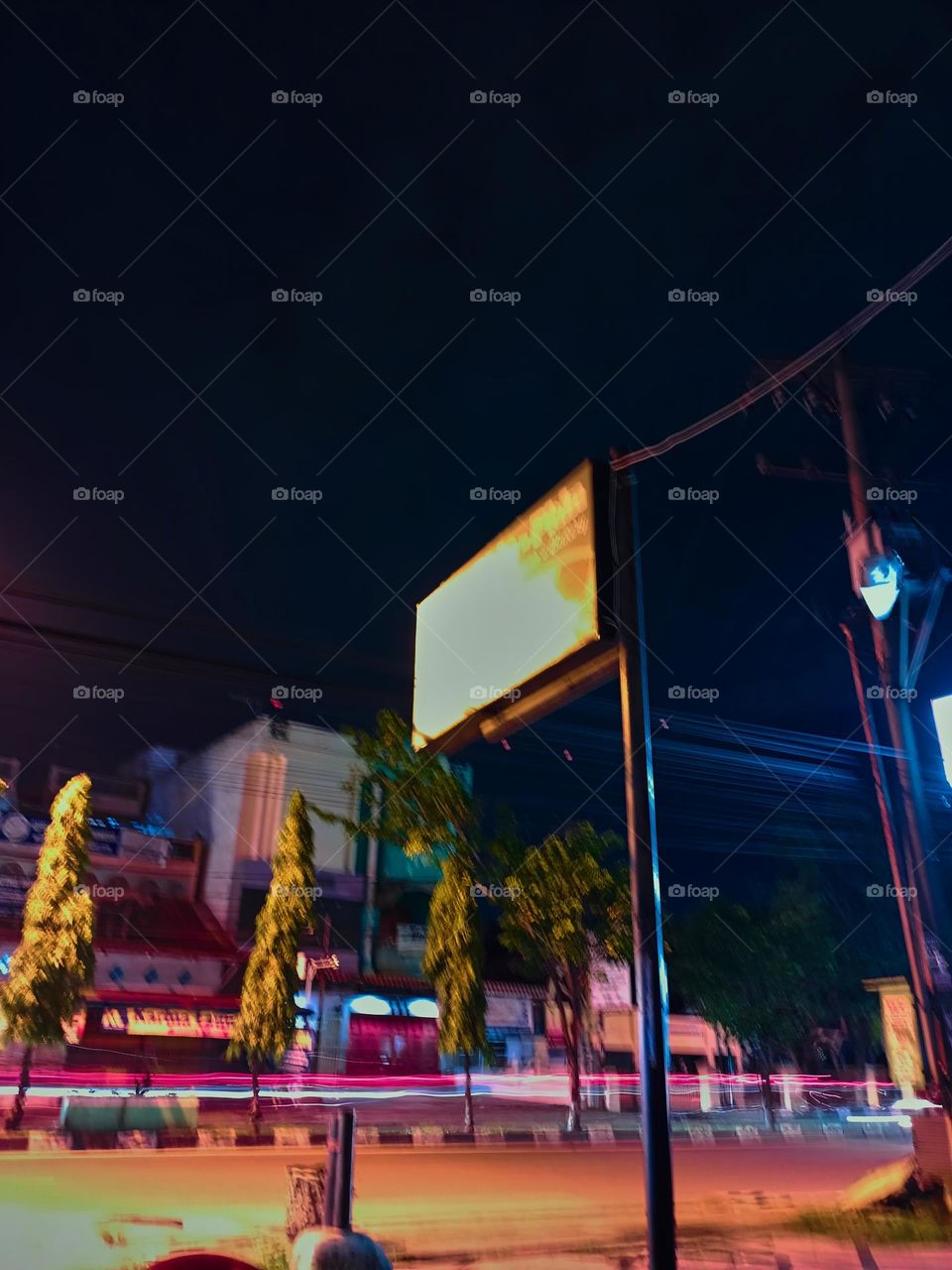 Defocused abstract background of city
street at night with street lamp lighting.
Blurred cityscape,Lighting
night at tourist attraction colorful.