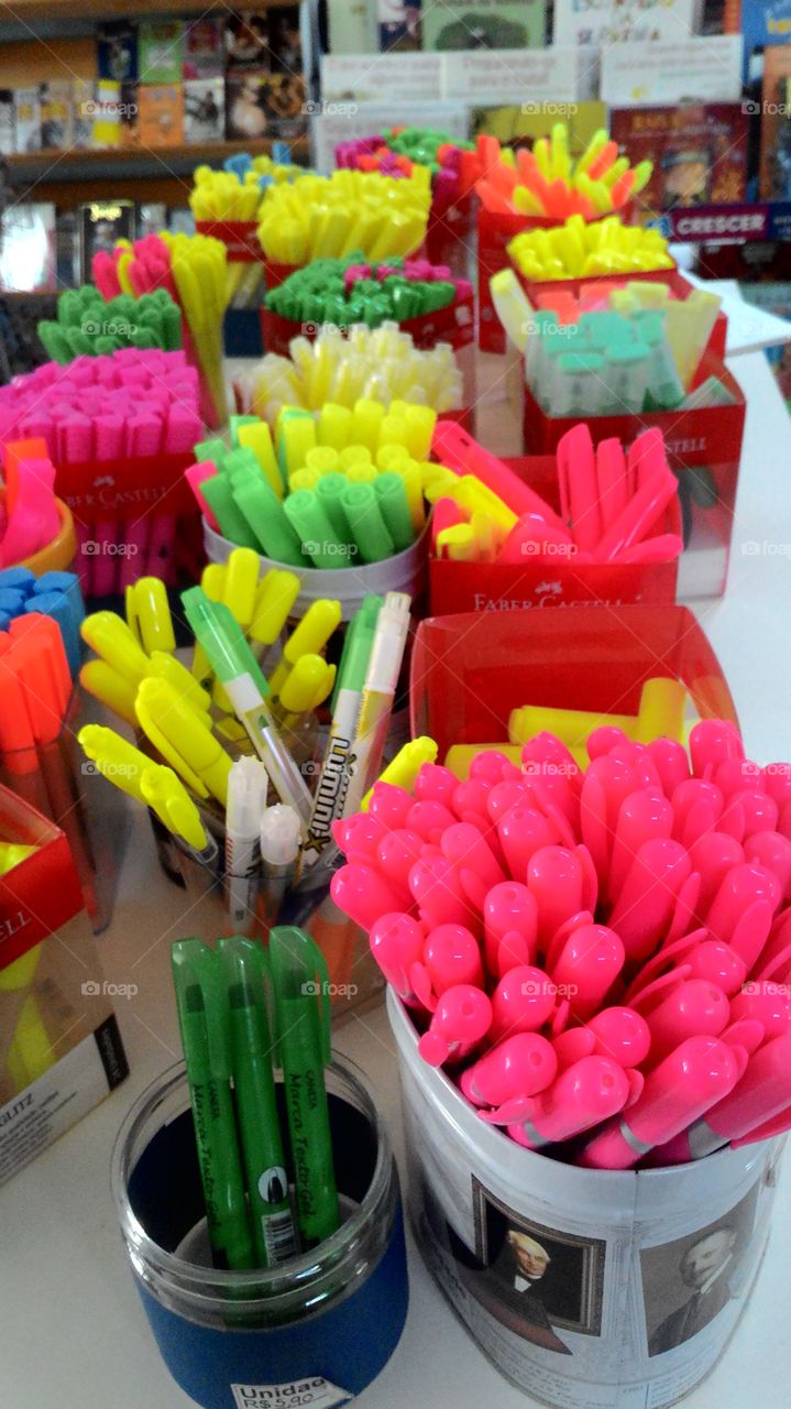 as canetas coloridas
