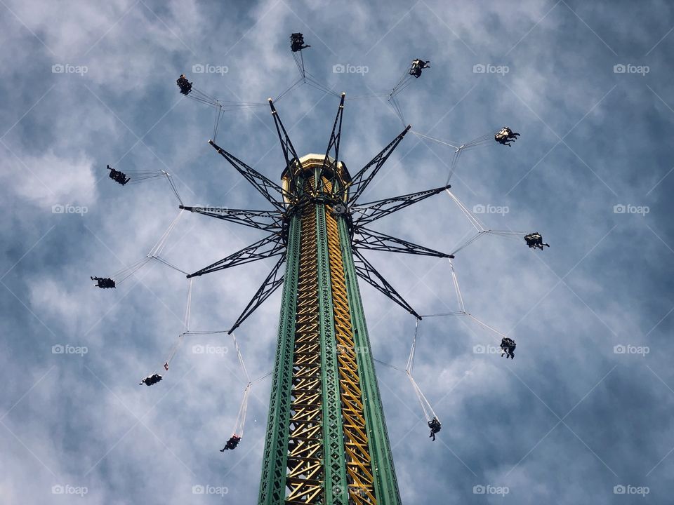 Round carousel