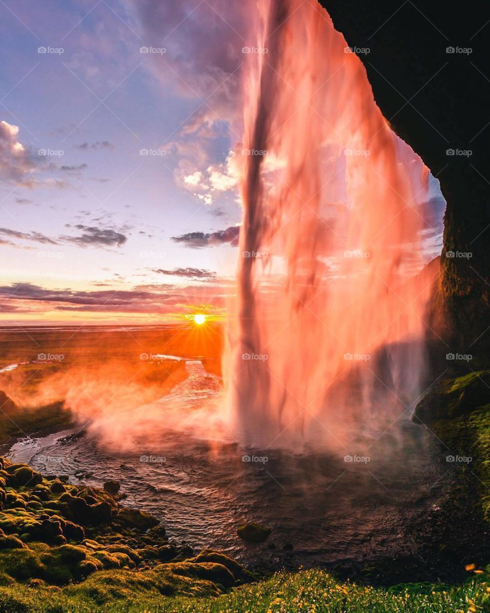 Watch the sun set from behind a Waterfall ✅ #whplight