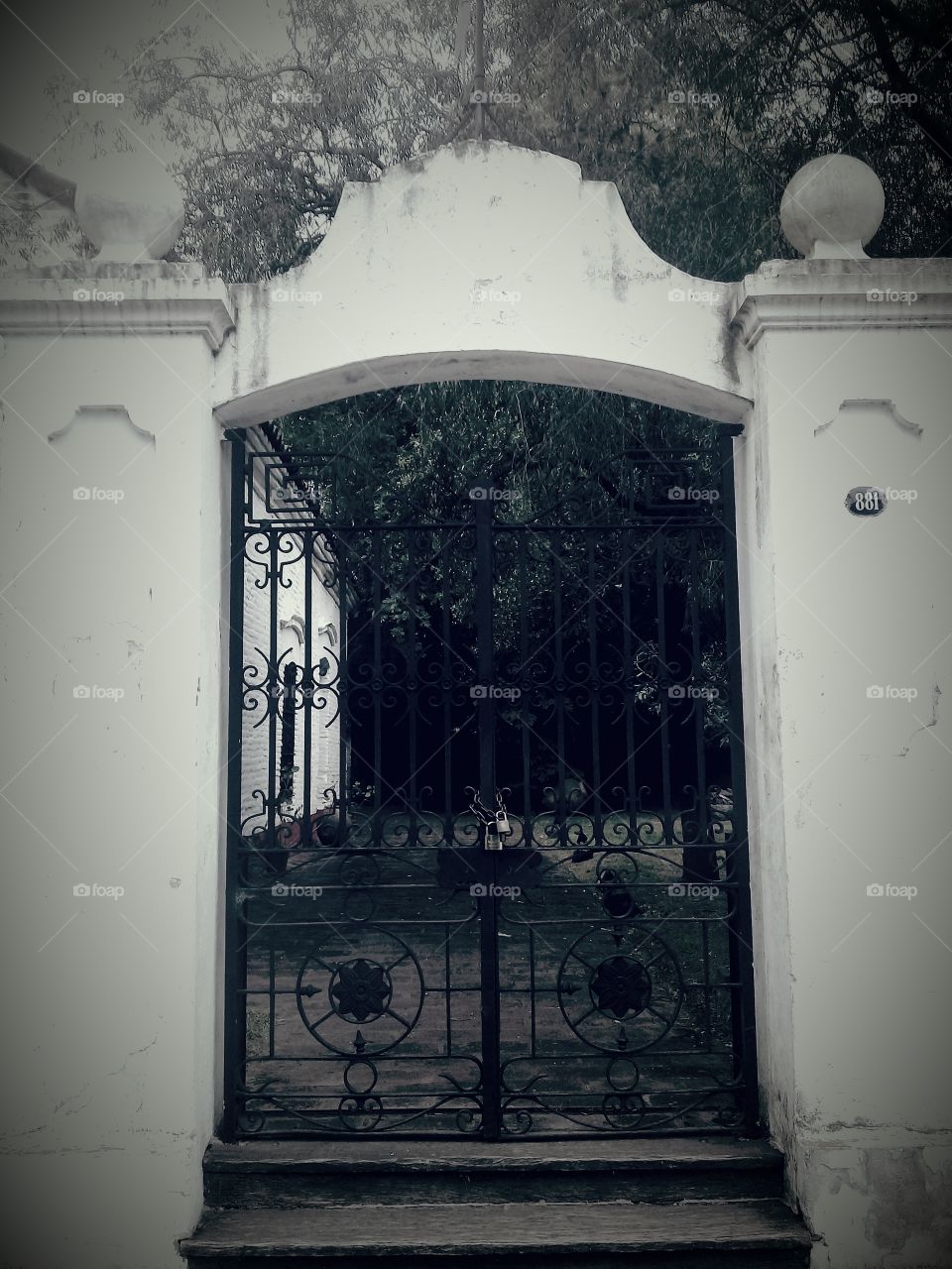 antiguo portal de entrada a la casa de un célebre personaje de la ciudad de Buenos Aires y hoy convertida en Museo.