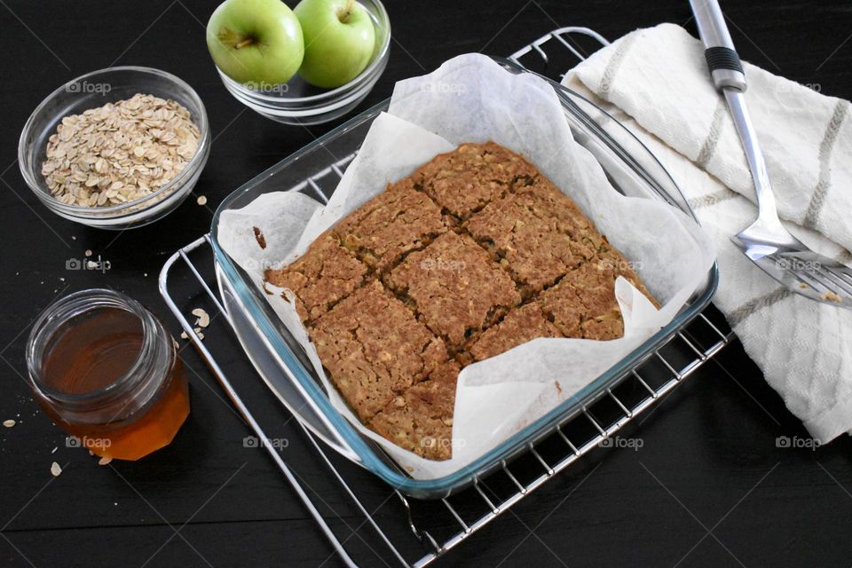 Healthy Apple, Oatmeal, Honey and Cinnamon Squares