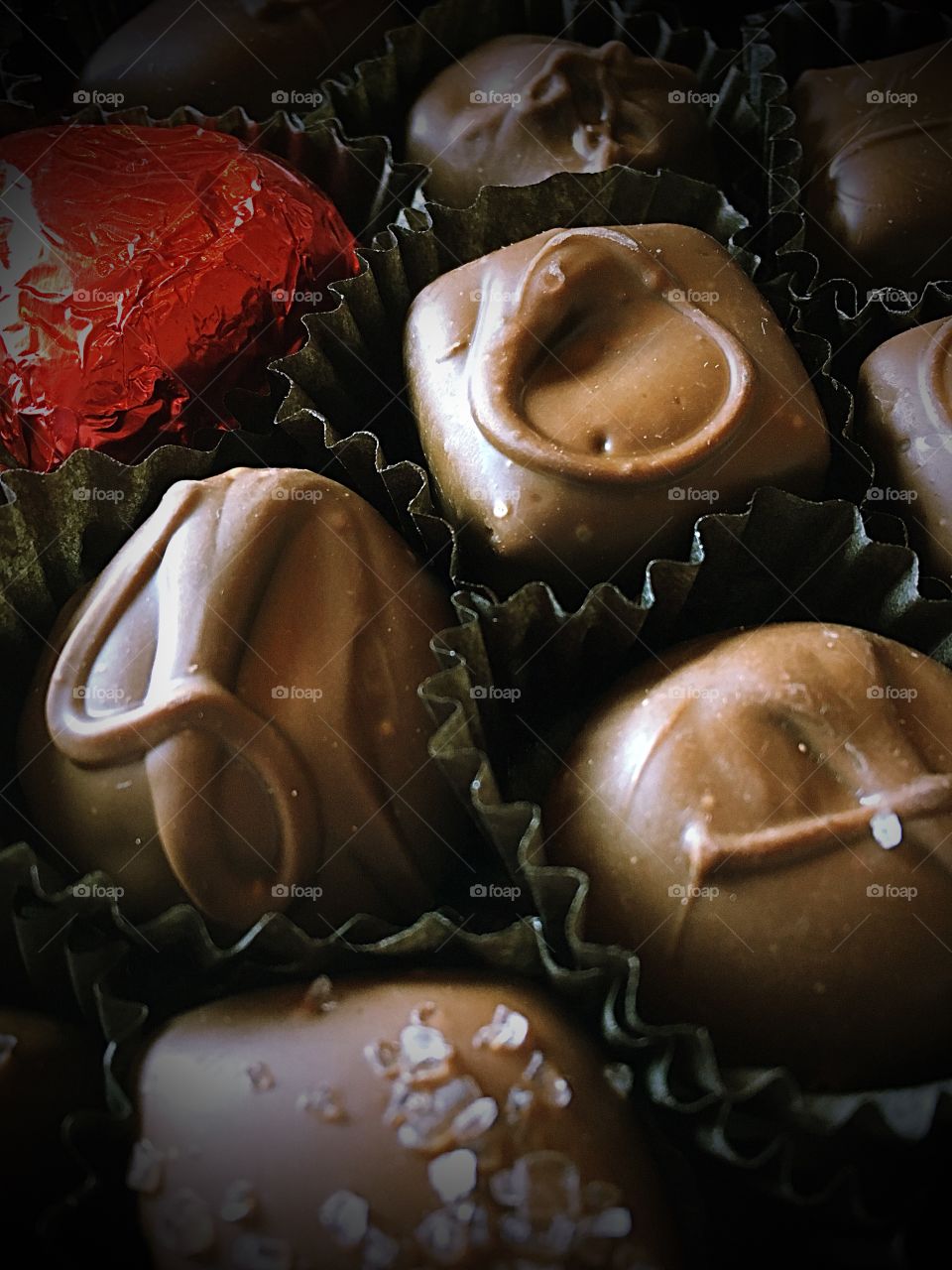 Valentine’s day candy - love the random swirls of chocolate