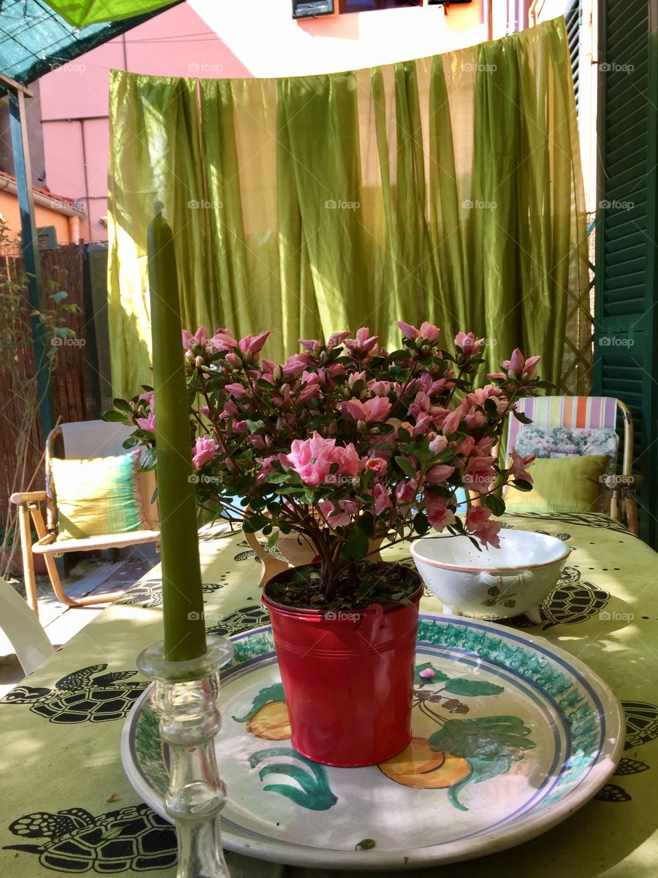 Breakfast with flowers