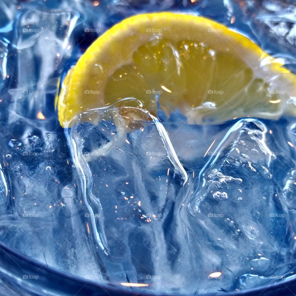Cold Ice Water with Lemon