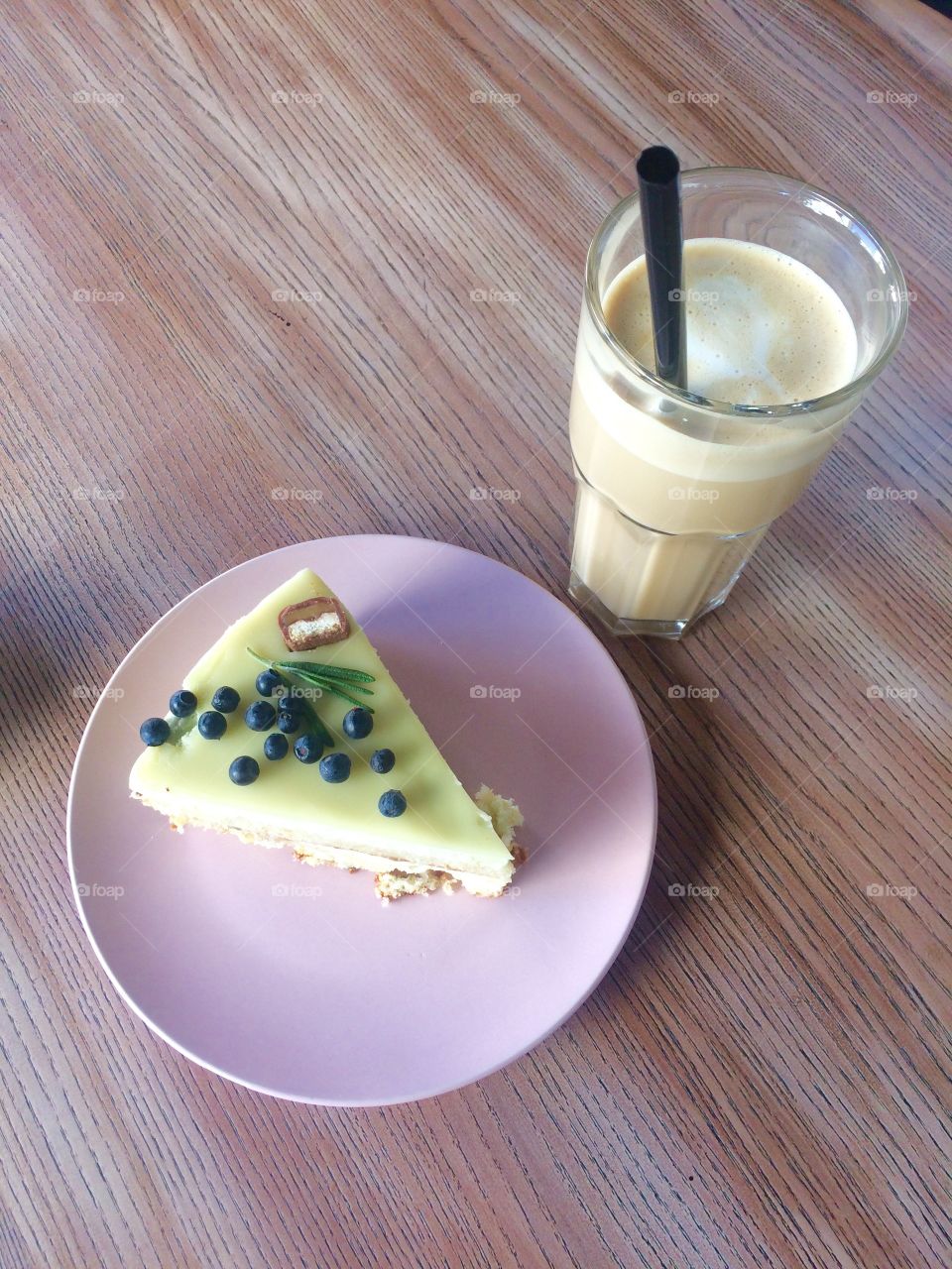 Pistachio and rosemary  cake + double latte