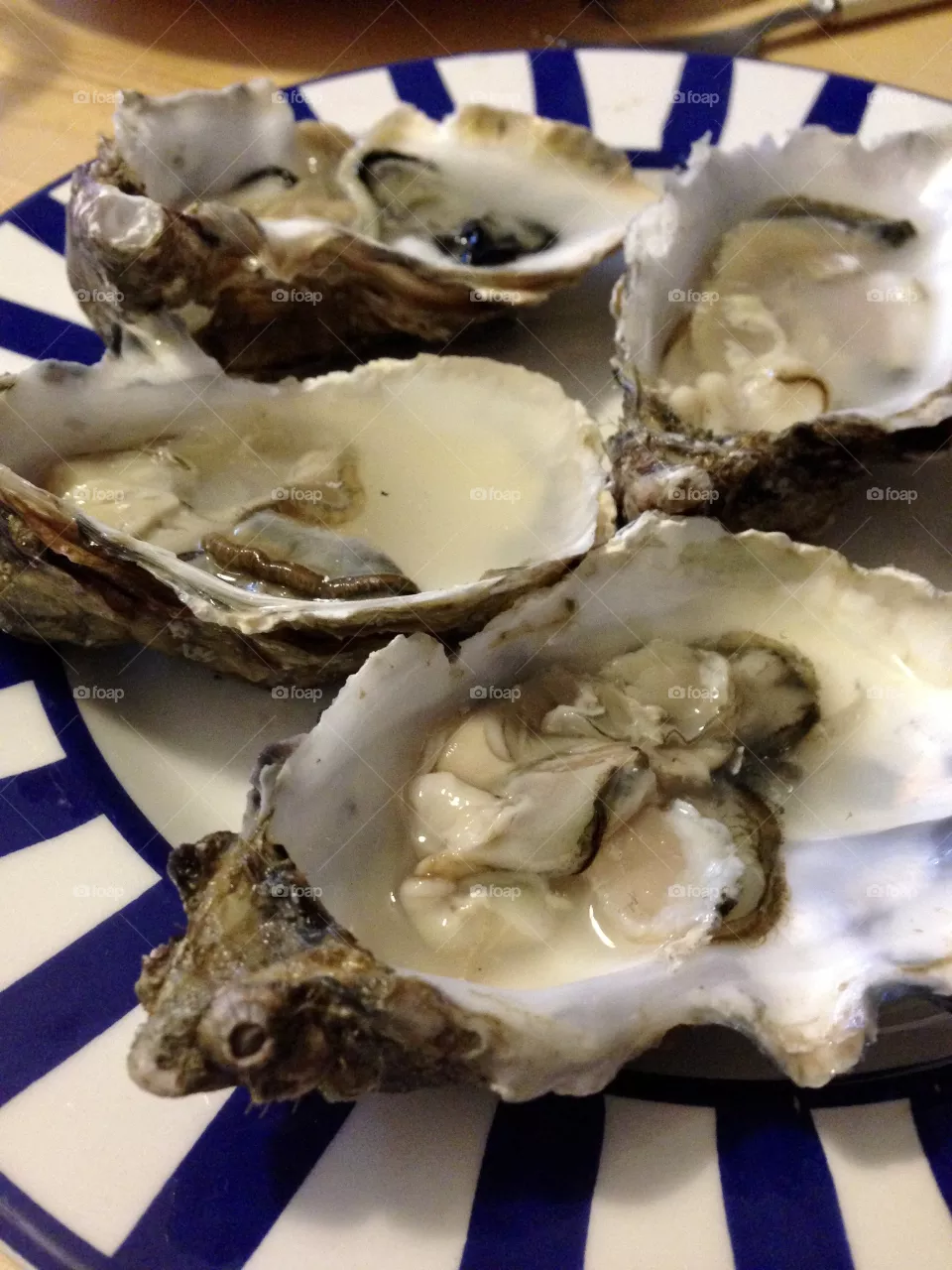 Fresh oysters on a plate