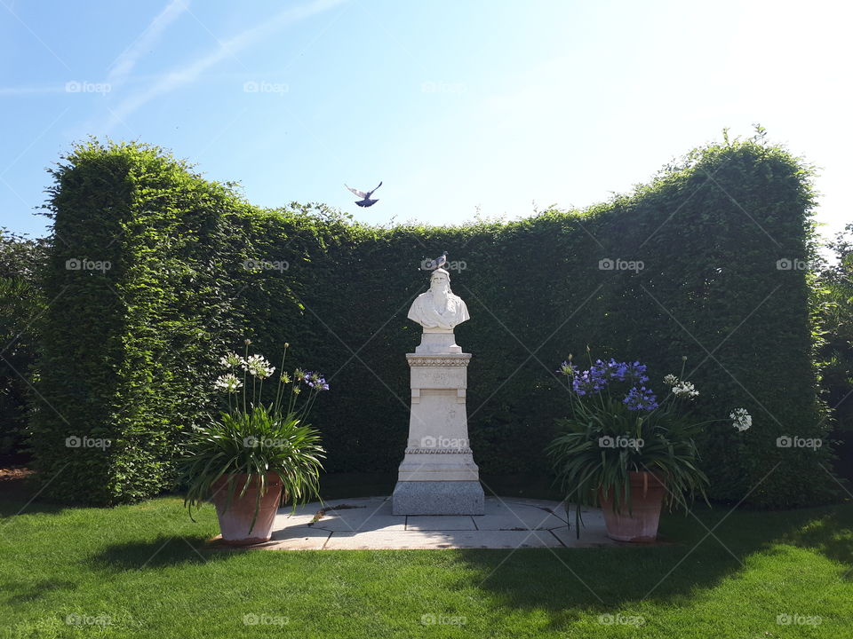 Monument Leonardo da Vinci in the park