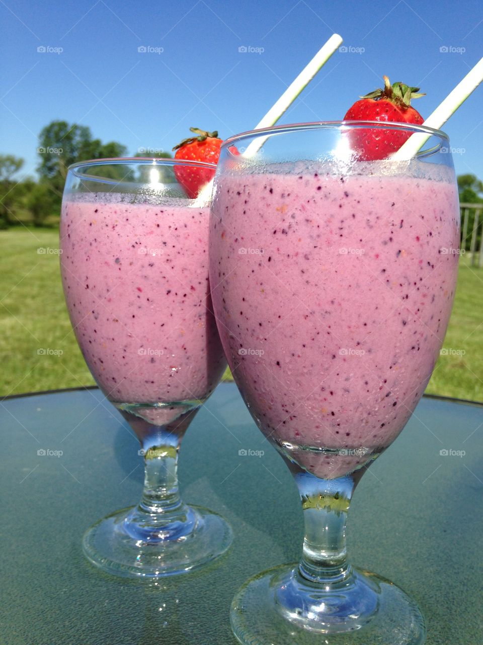 Very Berry Morning. Triple Berry and Banana Smoothie 