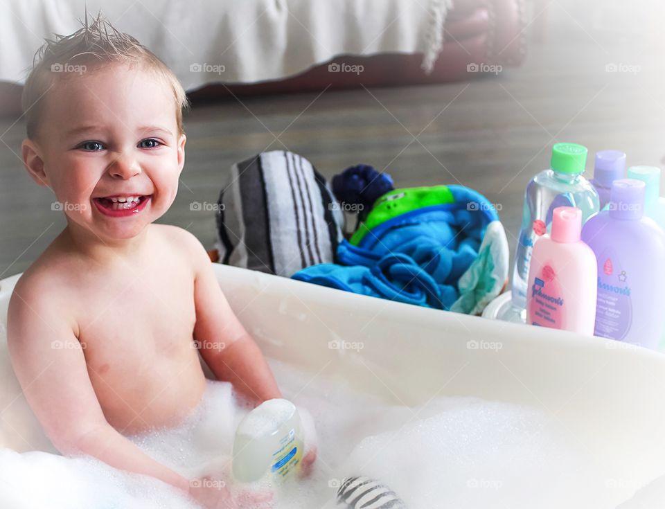 The joy of a baby’s bath with Johnson’s