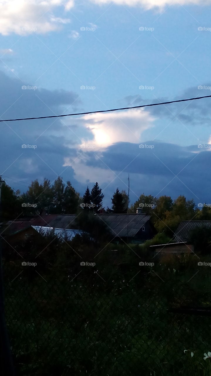 Вечерние облака в закате