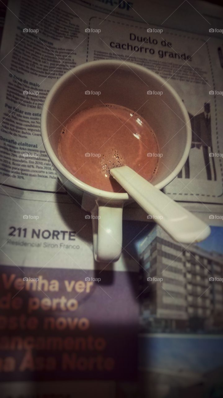 milk And newspaper Leite e jornal