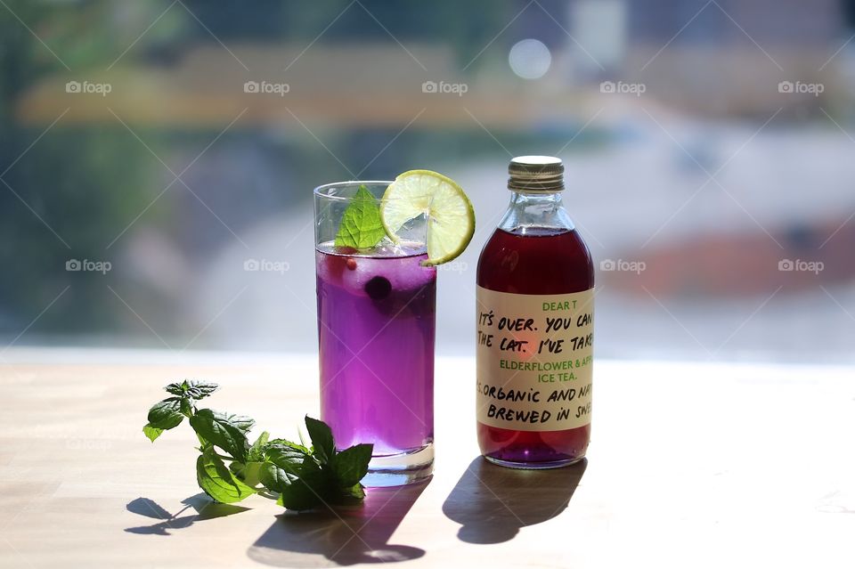 Homemade feather juice with butterfly pea flower 