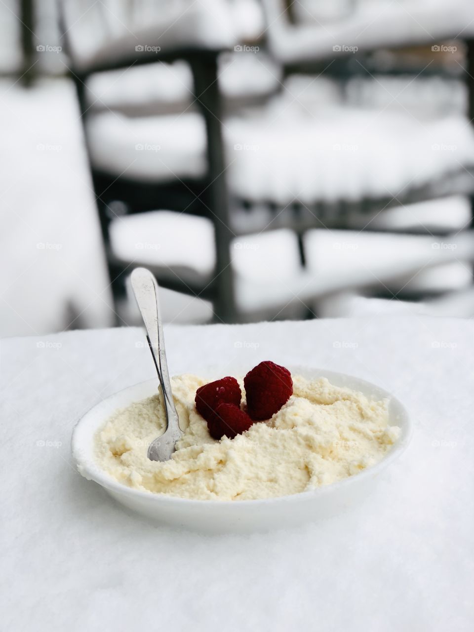 Snow cream and berries