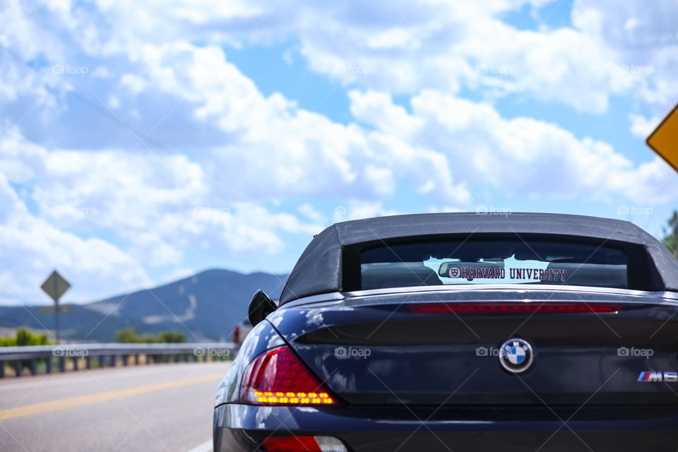 My E64 BMW M6 under the open blue sky on the Historic Route 66. Plans for a roadtrip, anyone?🚙