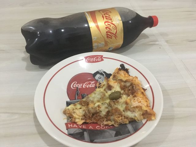 Pizza Coca Cola 