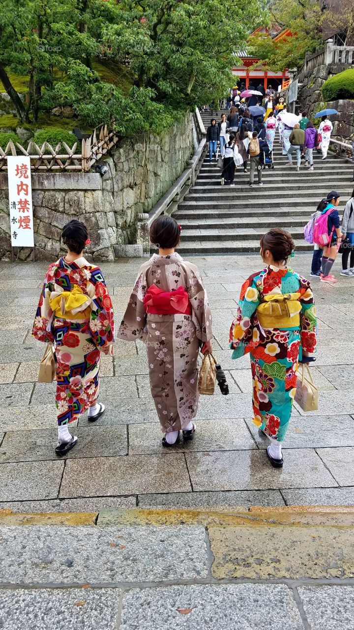 Girls in traditional Japanese kimonos