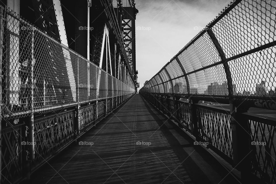 Vanishing point on the Manhattan Bridge 