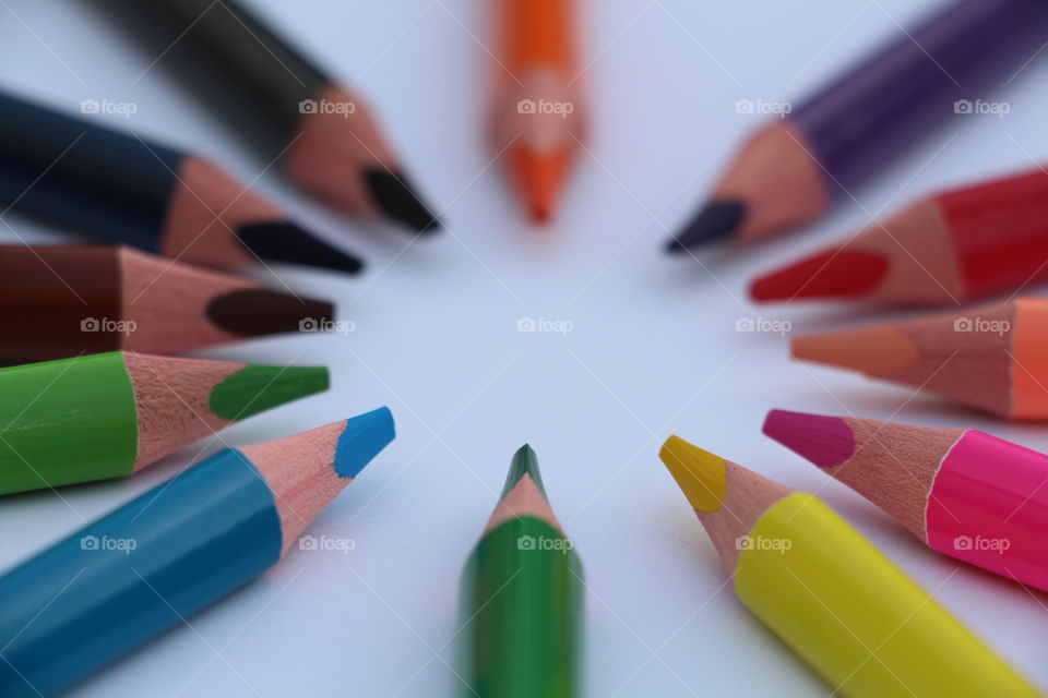 colored pencils arranged in a circular