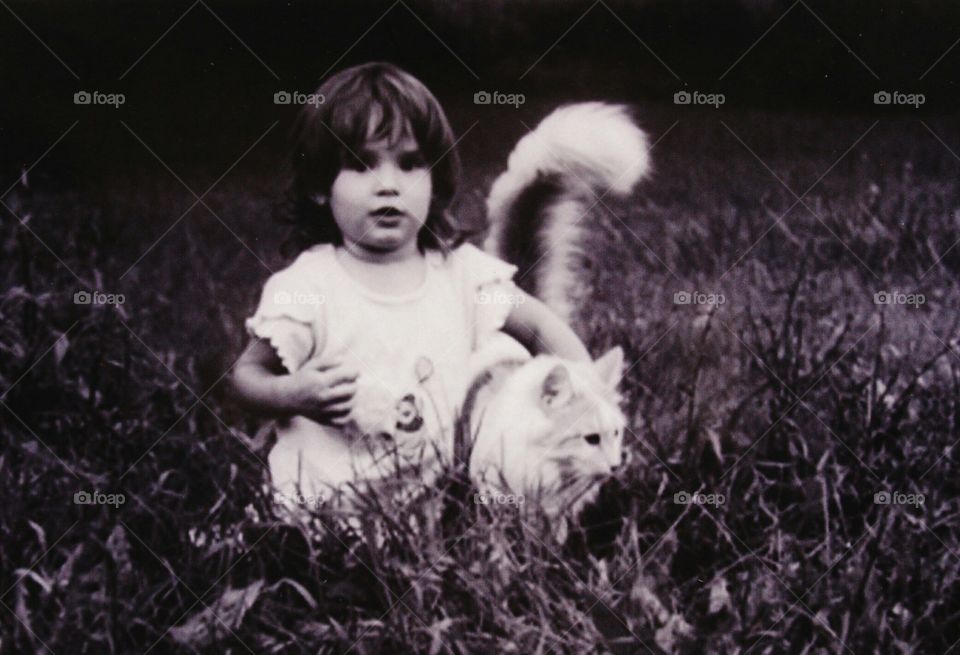 child and kitty