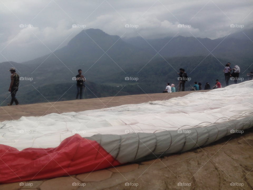 Waiting Wind Paragliding 2017