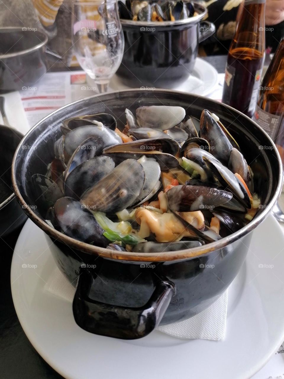 A pot with mussels