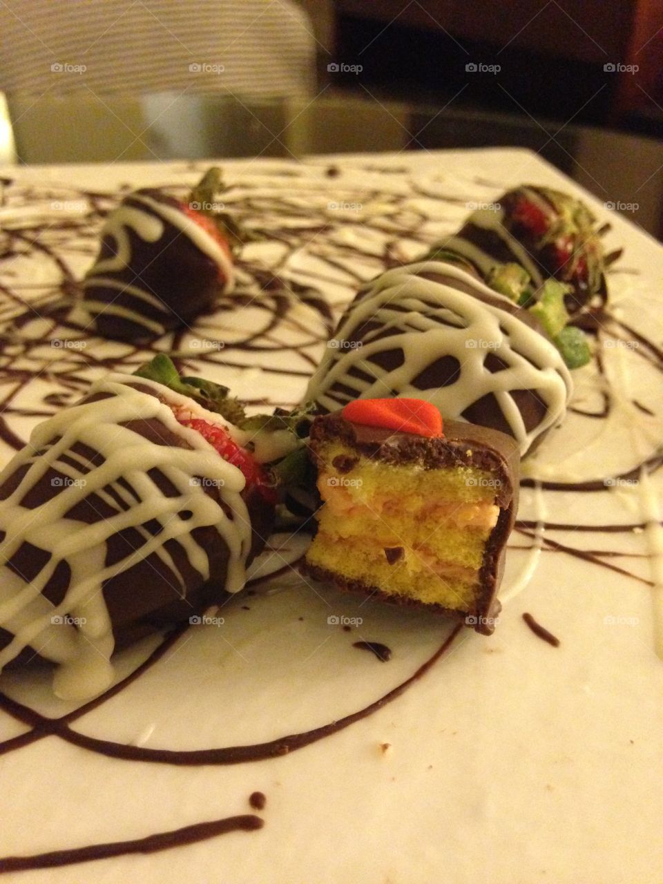 Chocolate cake and strawberries