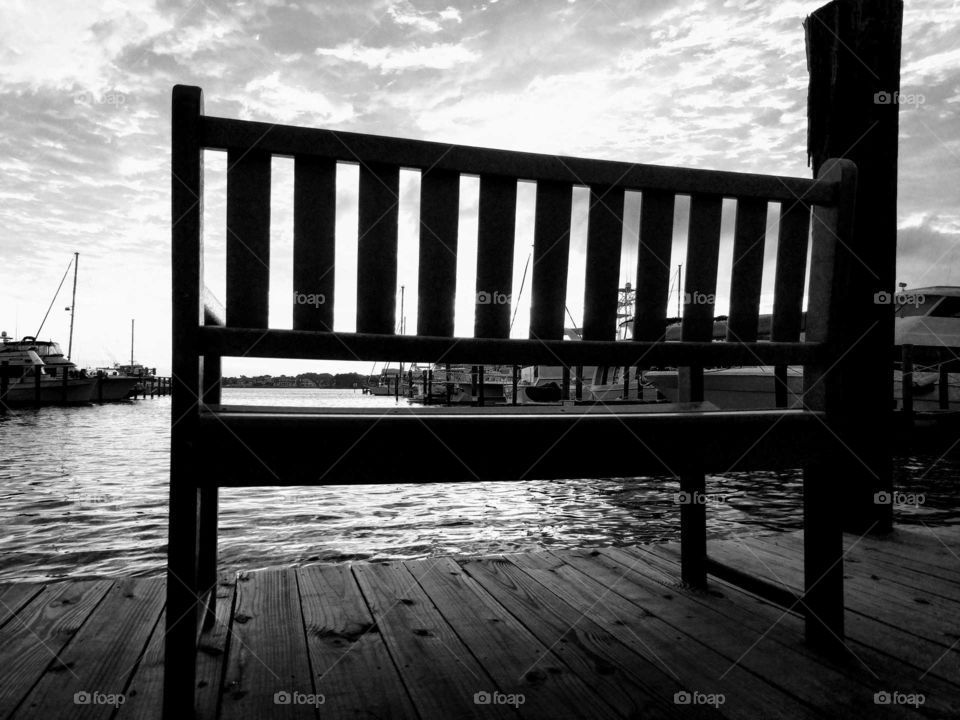 bench in black and white