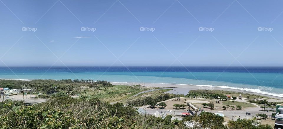 Watching the sea on the Dawu sra Viewing Trail
