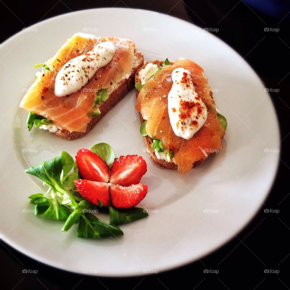 salmon sandwiches