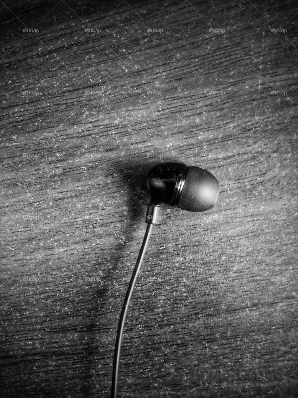 earphone. minimalistic